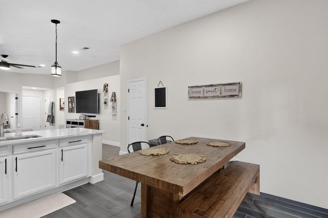 5348 River Ridge Avenue NW, Albuquerque, NM 87114