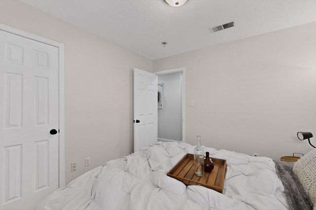 5348 River Ridge Avenue NW, Albuquerque, NM 87114