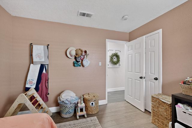 5348 River Ridge Avenue NW, Albuquerque, NM 87114