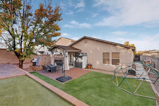 5348 River Ridge Avenue NW, Albuquerque, NM 87114