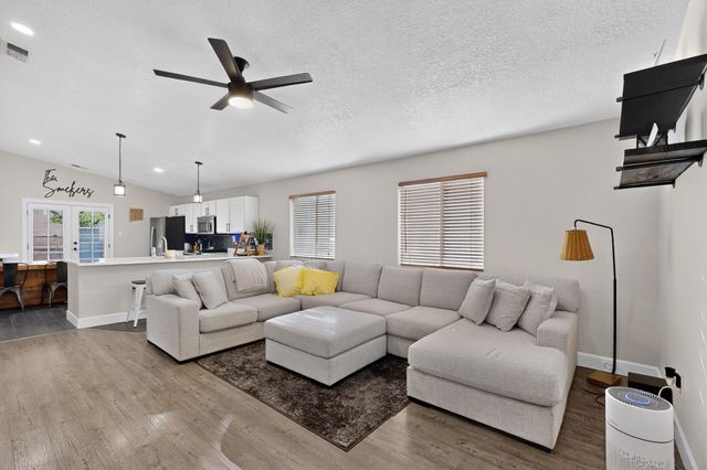 5348 River Ridge Avenue NW, Albuquerque, NM 87114