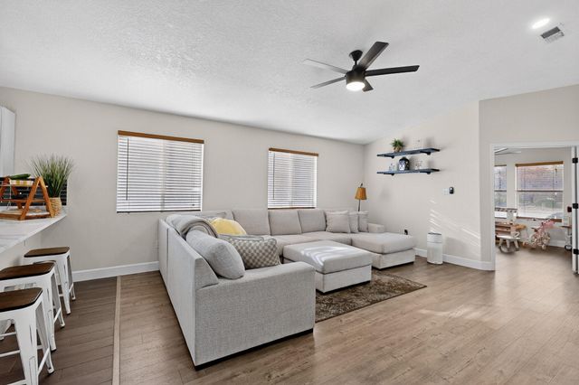 5348 River Ridge Avenue NW, Albuquerque, NM 87114