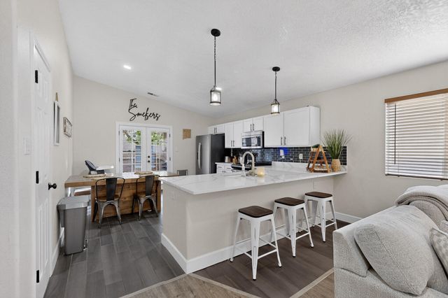 5348 River Ridge Avenue NW, Albuquerque, NM 87114