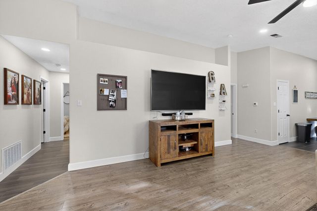 5348 River Ridge Avenue NW, Albuquerque, NM 87114