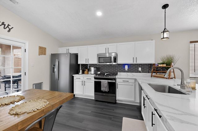 5348 River Ridge Avenue NW, Albuquerque, NM 87114