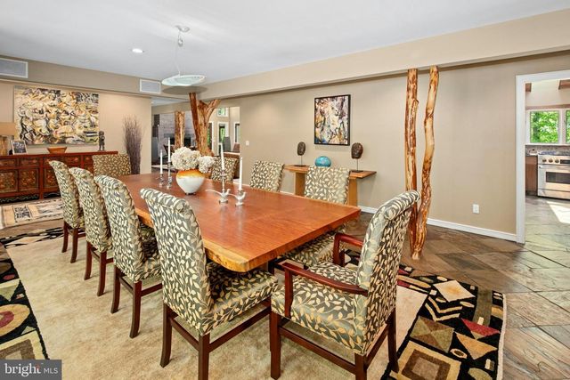 310 HUNTERS FARM RD, Henryville, PA 18332