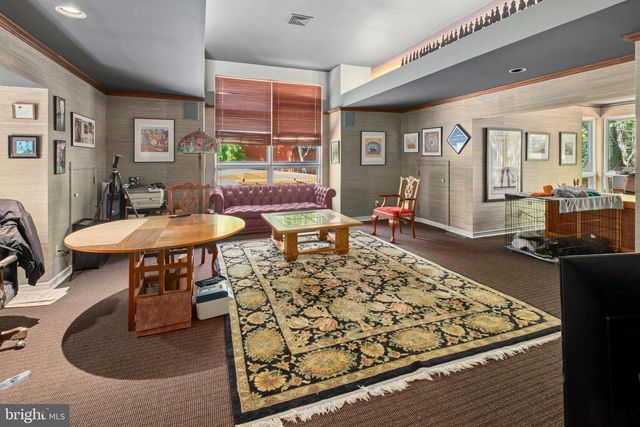 310 HUNTERS FARM RD, Henryville, PA 18332