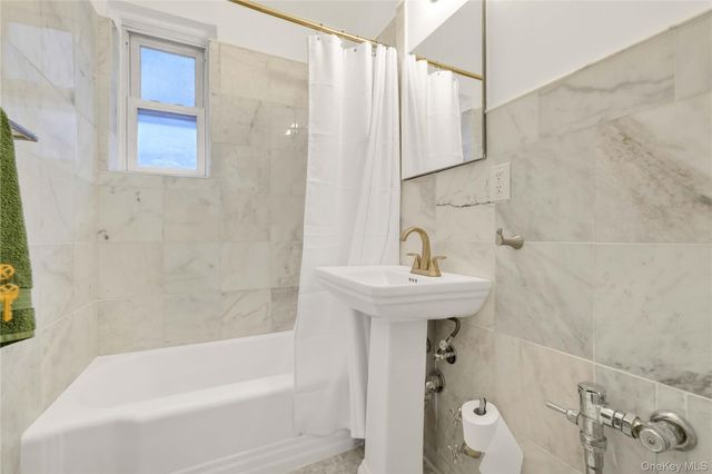 123-25 82nd Avenue 5R, Kew Gardens, NY 11415