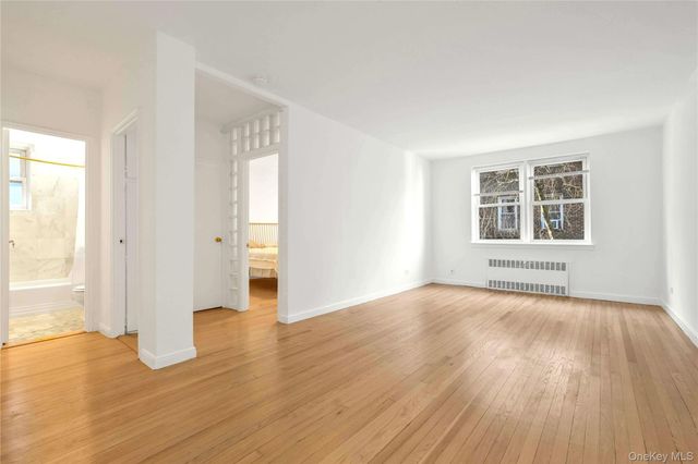 123-25 82nd Avenue 5R, Kew Gardens, NY 11415