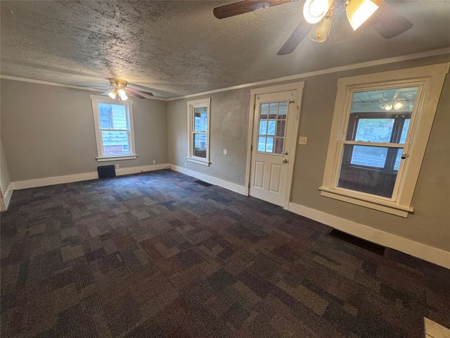 2222 SW 1st Street, Des Moines, IA 50315