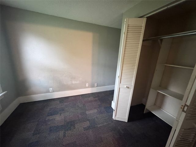 2222 SW 1st Street, Des Moines, IA 50315