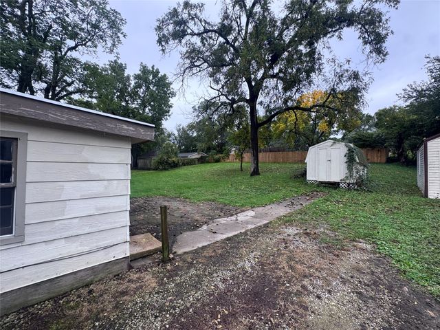 2222 SW 1st Street, Des Moines, IA 50315