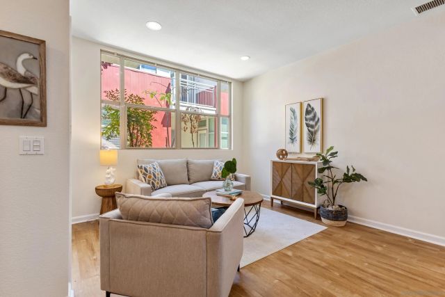 687 S Coast Hwy 101 219, Encinitas, CA 92024