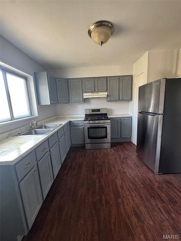 10504 Earl Drive, St Louis, MO 63136