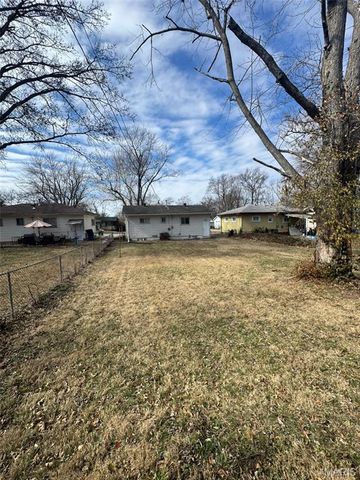 10504 Earl Drive, St Louis, MO 63136