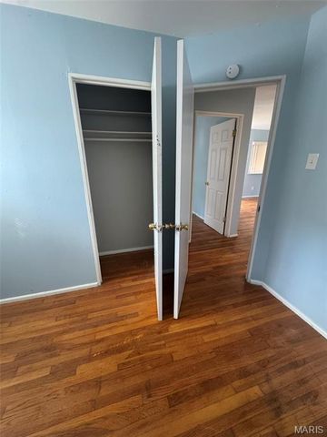 10504 Earl Drive, St Louis, MO 63136