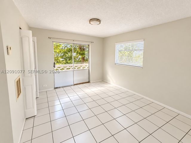 1610 NW N River Dr 206, Miami, FL 33125