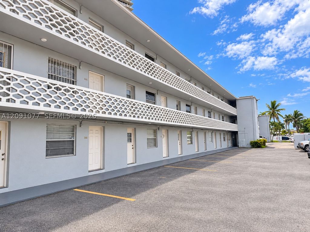 1610 NW N River Dr 206, Miami, FL 33125