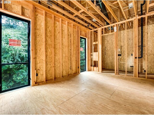 13248 S IRON MOUNTAIN Blvd, Portland, OR 97219