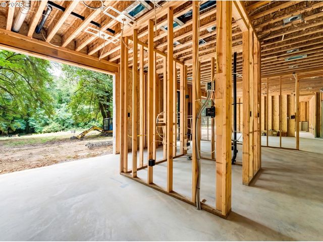 13248 S IRON MOUNTAIN Blvd, Portland, OR 97219