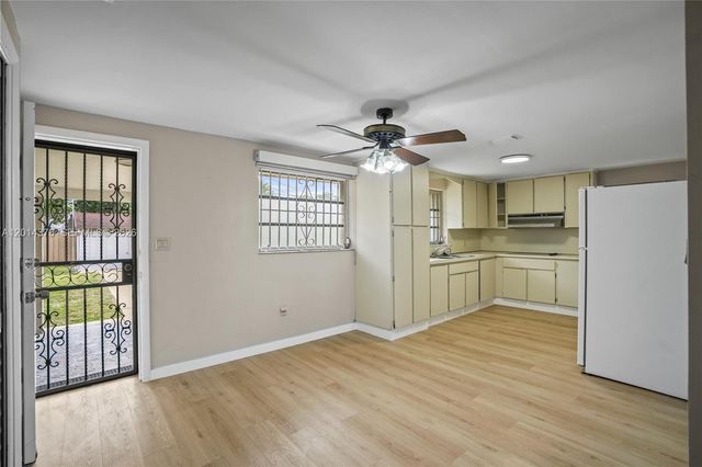 9930 SW 40th Ter, Miami, FL 33165