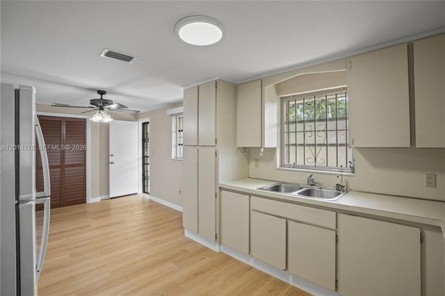 9930 SW 40th Ter, Miami, FL 33165