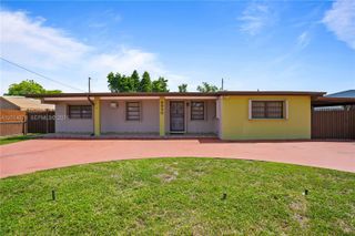 9930 SW 40th Ter, Miami, FL 33165