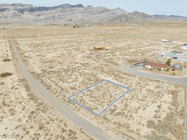 700 West Nikki Way, Pahrump, NV 89060
