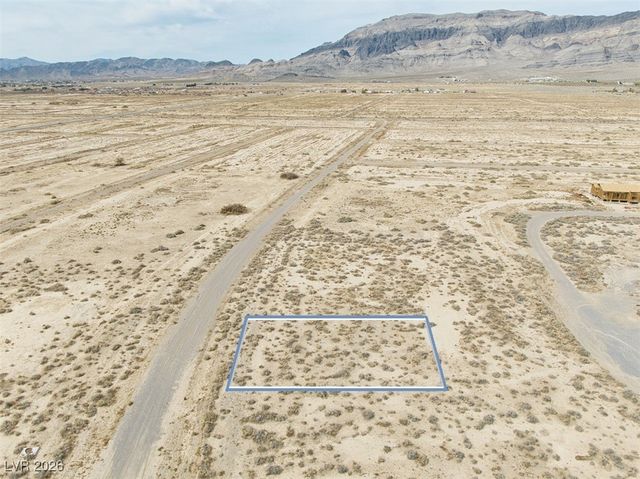700 West Nikki Way, Pahrump, NV 89060