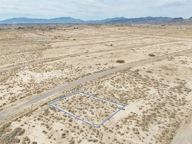 700 West Nikki Way, Pahrump, NV 89060