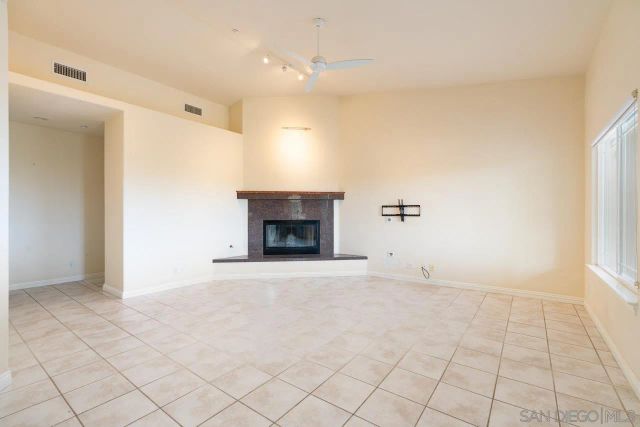 613 Carnation Lane, Fallbrook, CA 92028