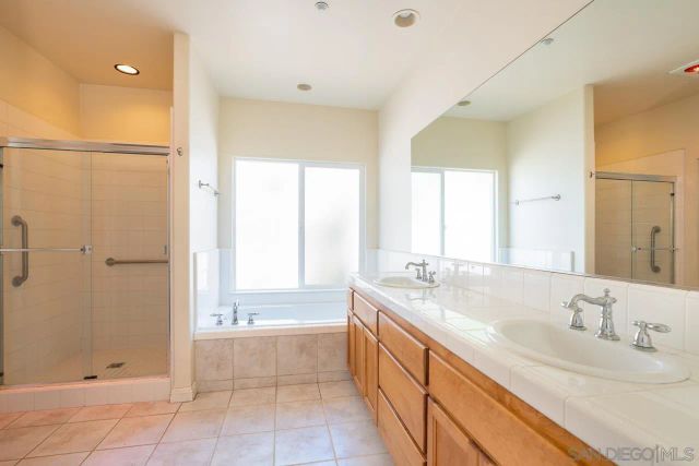 613 Carnation Lane, Fallbrook, CA 92028