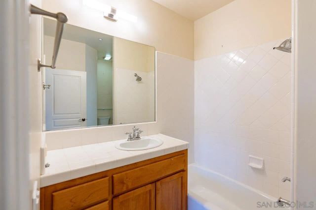 613 Carnation Lane, Fallbrook, CA 92028