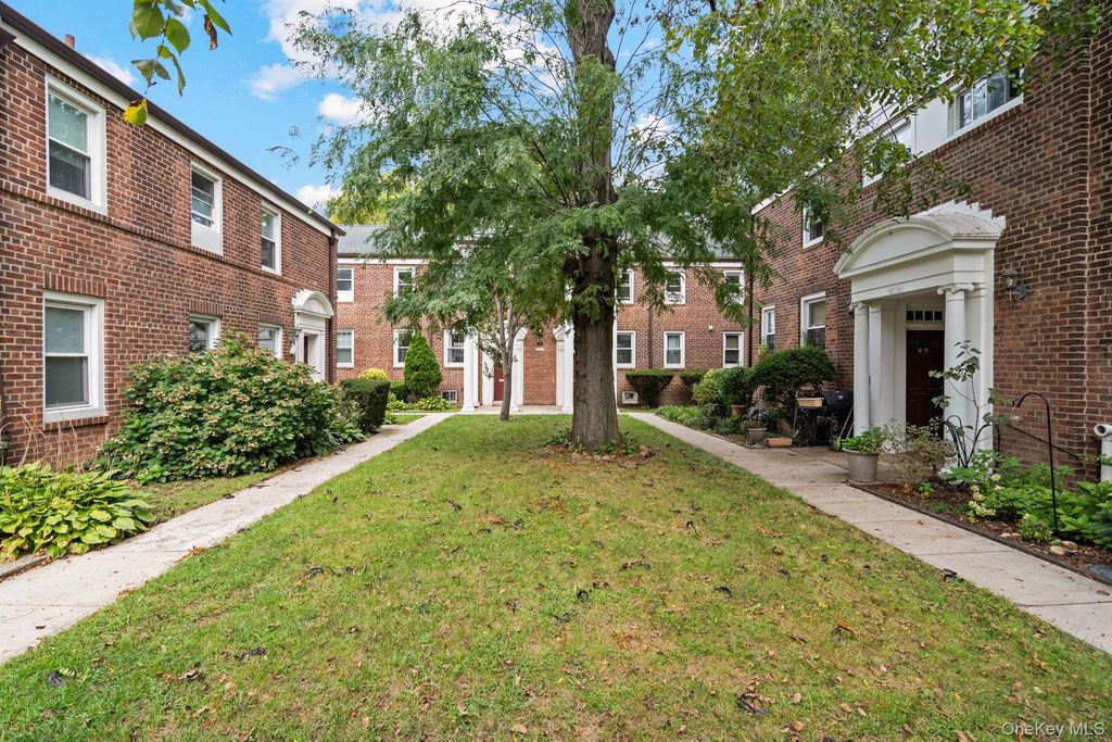 14749 Charter Road 21B, Briarwood, NY 11435 — exterior