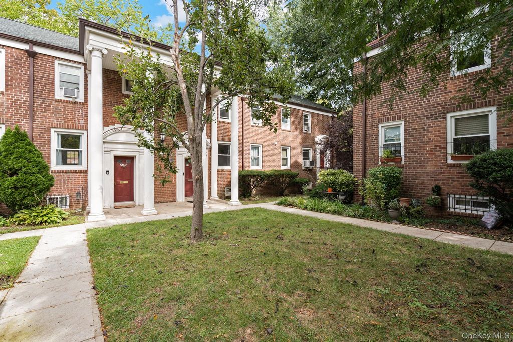 14749 Charter Road 21B, Briarwood, NY 11435 — photo 2
