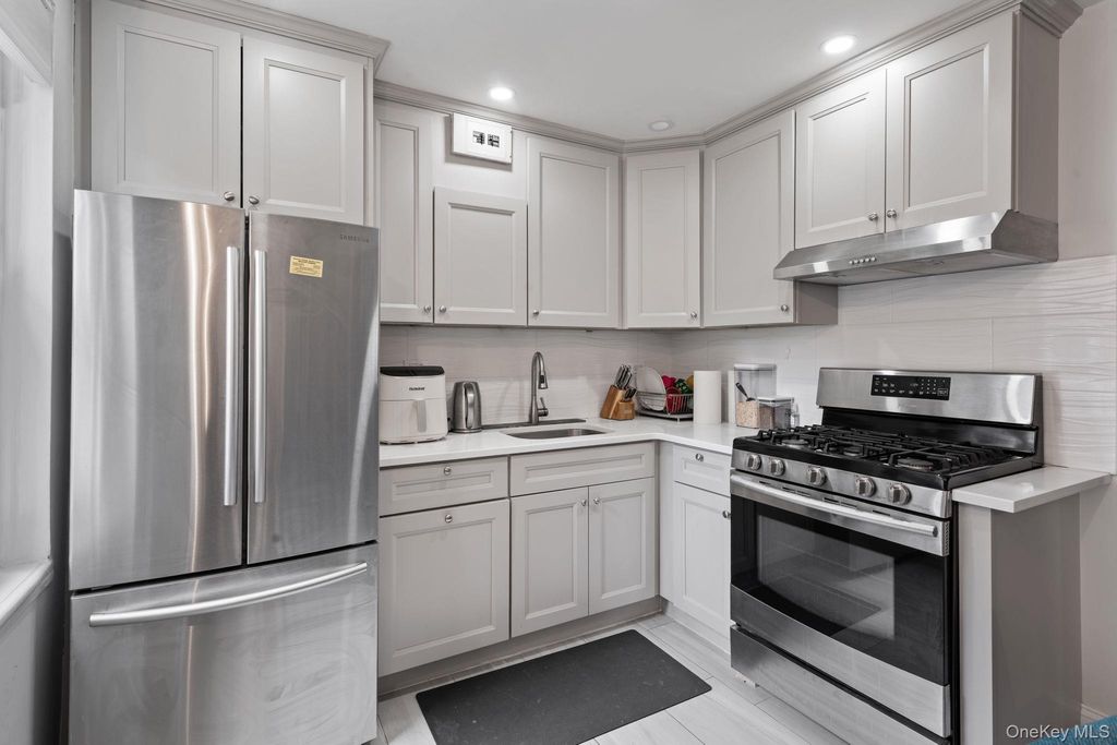 14749 Charter Road 21B, Briarwood, NY 11435 — photo 4