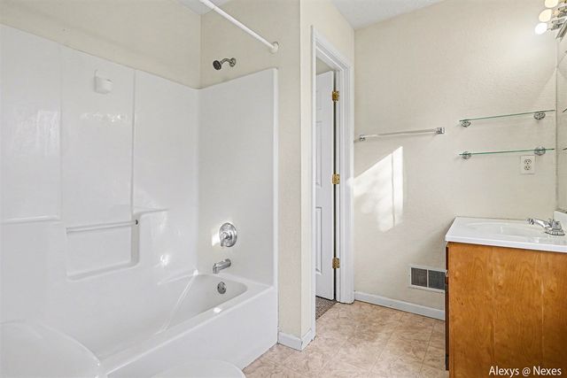 2271 Mccracken Street, Muskegon, MI 49441