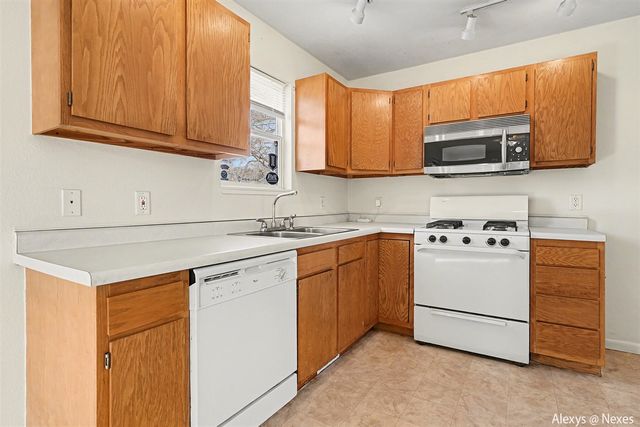 2271 Mccracken Street, Muskegon, MI 49441