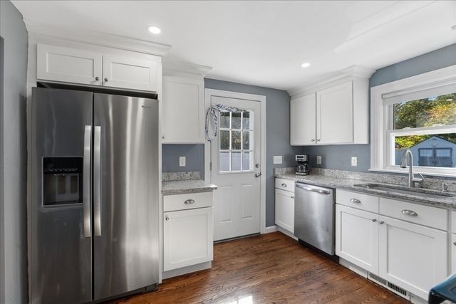 30 Calumet Ave., Worcester, MA 01606