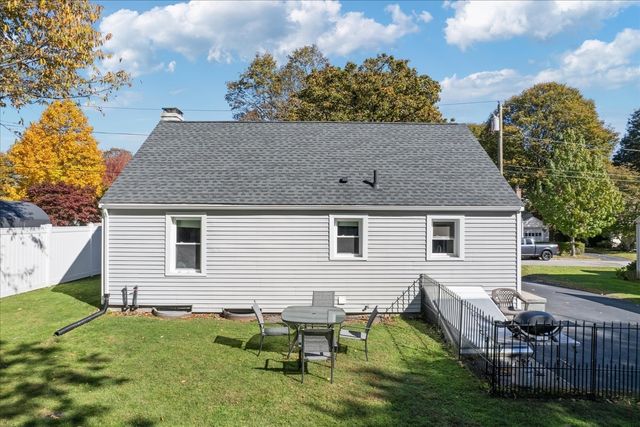 30 Calumet Ave., Worcester, MA 01606