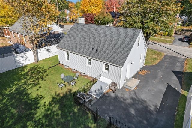 30 Calumet Ave., Worcester, MA 01606