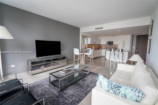 68 SE 6th St 2510, Miami, FL 33131