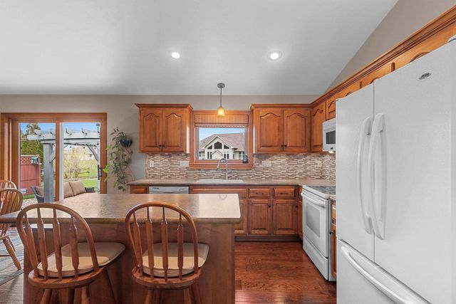 1955 SAGEBRUSH WAY, Green Bay, WI 54311