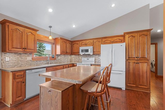 1955 SAGEBRUSH WAY, Green Bay, WI 54311