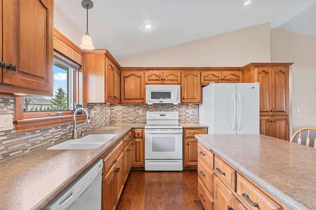1955 SAGEBRUSH WAY, Green Bay, WI 54311