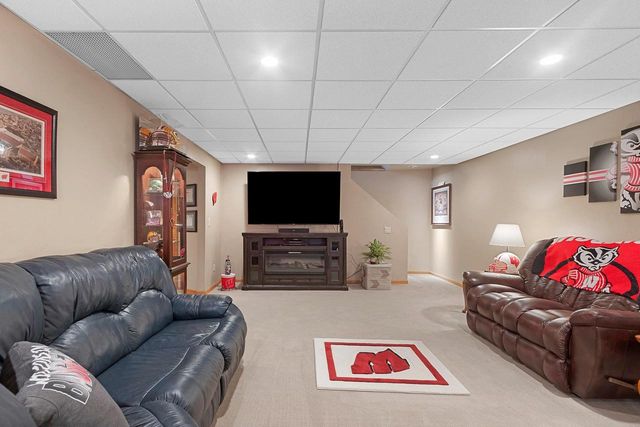 1955 SAGEBRUSH WAY, Green Bay, WI 54311