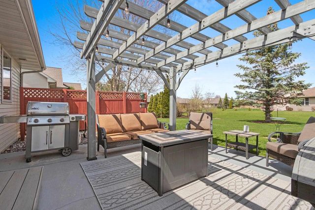 1955 SAGEBRUSH WAY, Green Bay, WI 54311