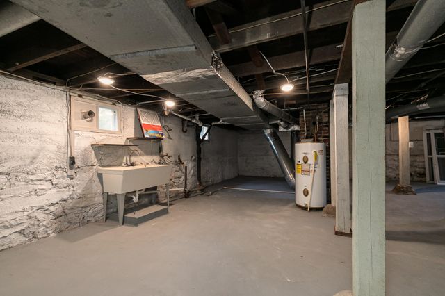 1531 E Monroe Street, Springfield, MO 65802