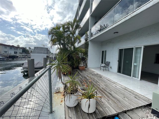 3868 NE 169th St 104, North Miami Beach, FL 33160