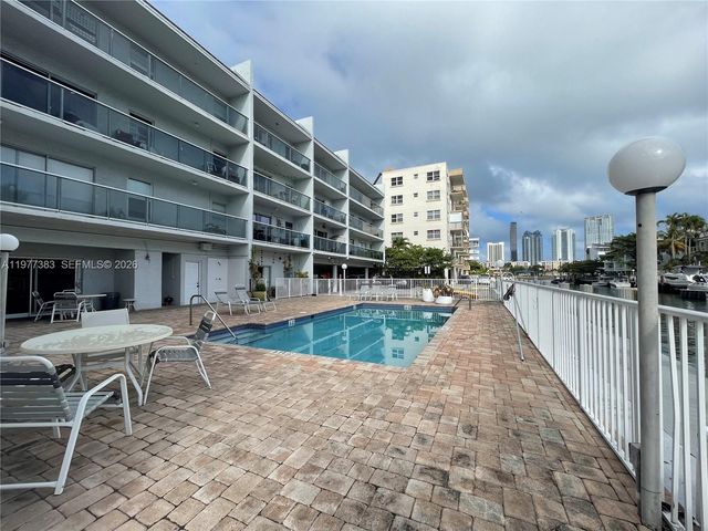3868 NE 169th St 104, North Miami Beach, FL 33160